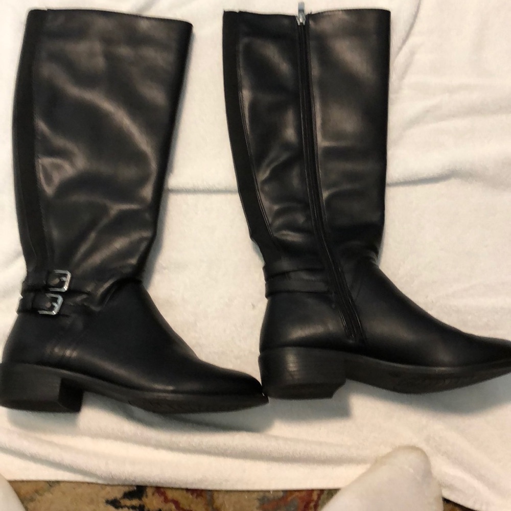 LYDIA SIZE 7 1/2M RIDING BOOTS